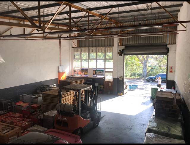 198M² WAREHOUSE TO LET IN GLEN ANIL